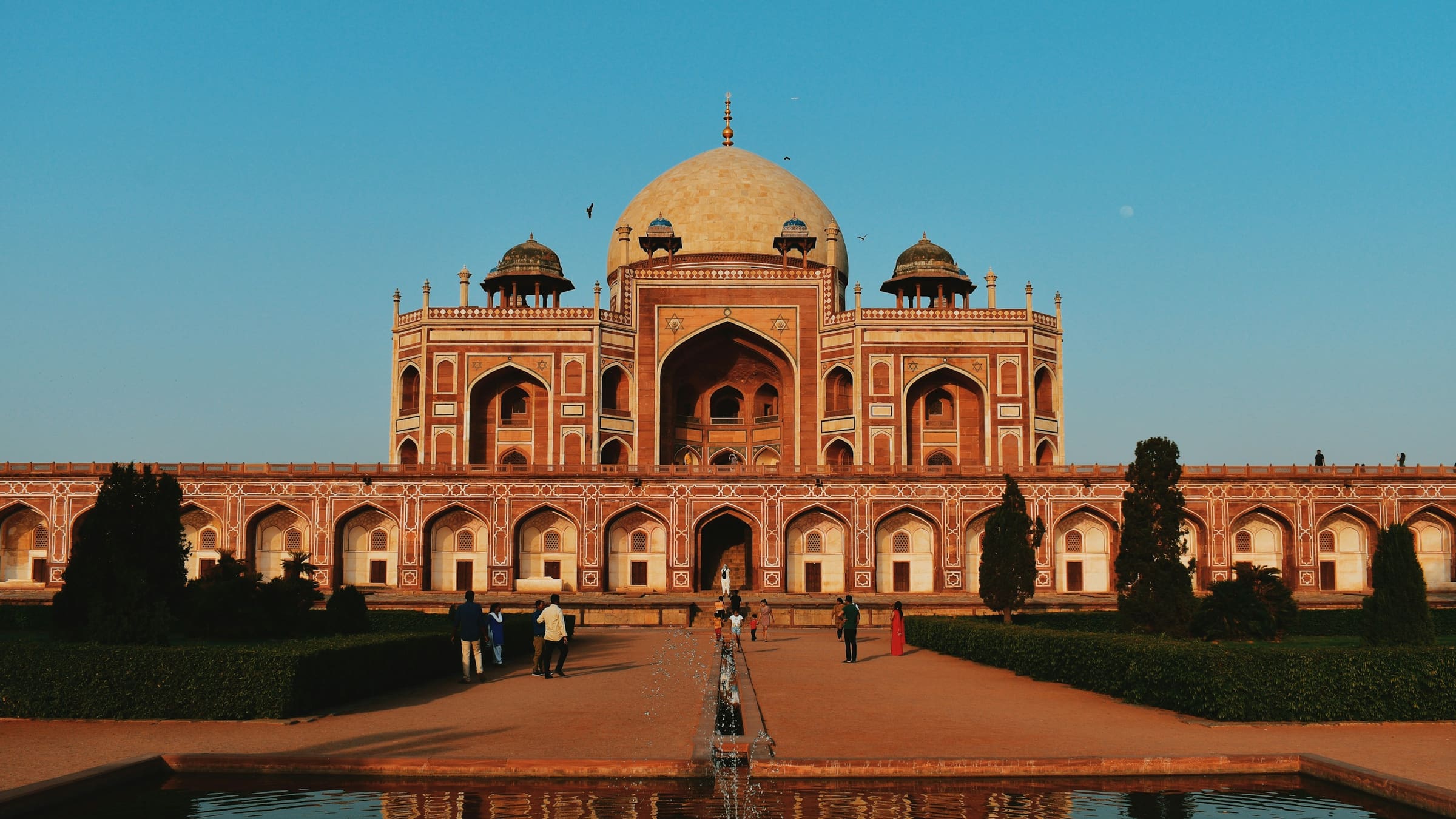 Delhi Humayun's Tomb audio tour Humayun's Tomb reflected in its garden pools in Delhi